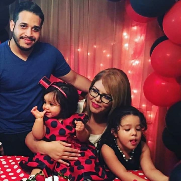 Meet Your Posher - Picture 3 of 16